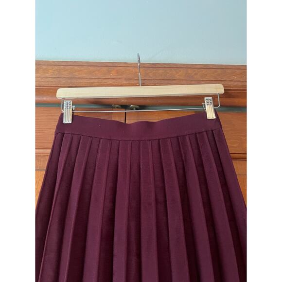 H&M Women's High Rise Pleated Maxi Skirt Pull-On Solid Maroon Burgundy Size S - Picture 2 of 8